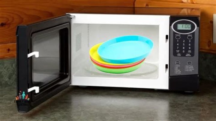 Can you microwave plastic plates?