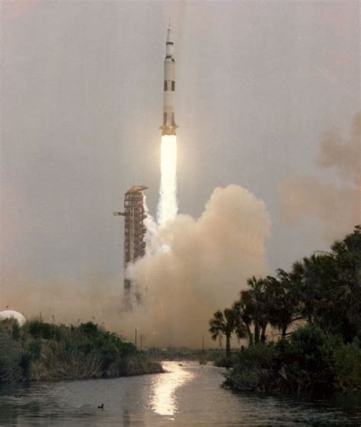 Did apollo 13 blow up?