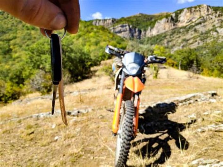 Do motorcycles have keys?