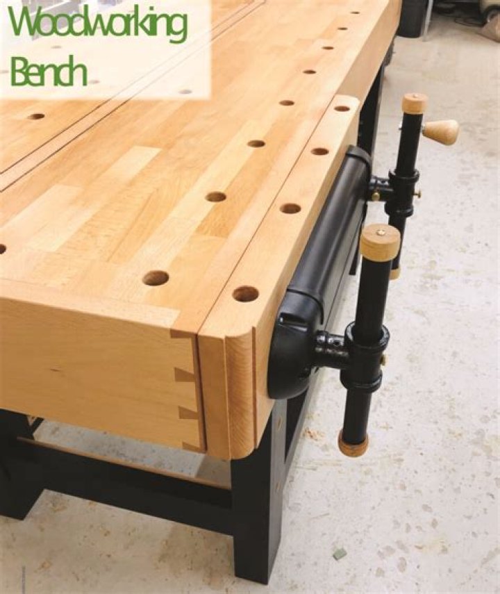 Does a woodworking bench need to be flat?