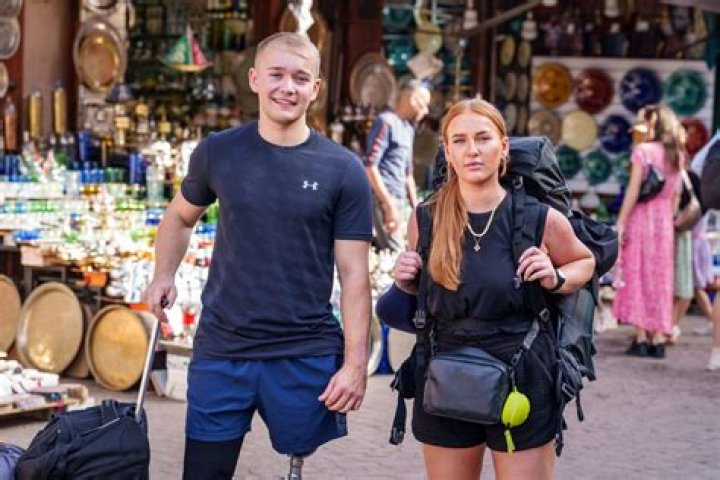 Does billy monger have a sister?