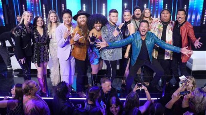 Does dillon make it on american idol?