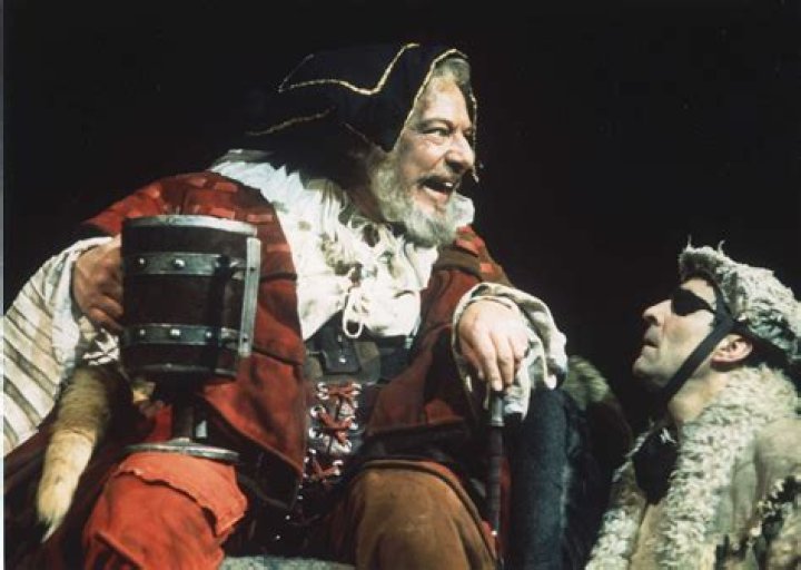 Does falstaff die in the king?