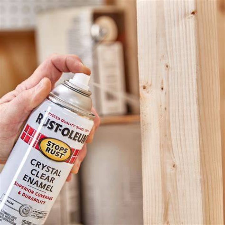 Does rustoleum crystal clear enamel yellow?