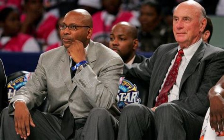 How old is bob pettit?