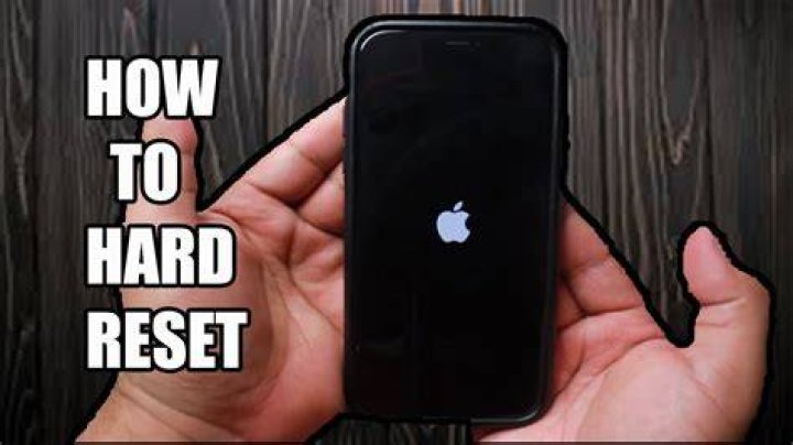 How to hard reset iphone 11?