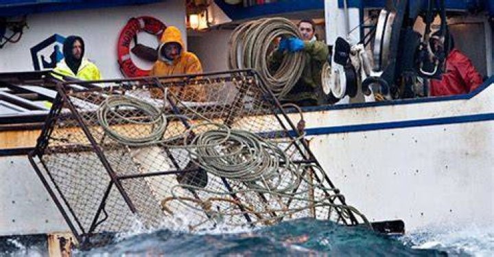 On deadliest catch which boat sank?