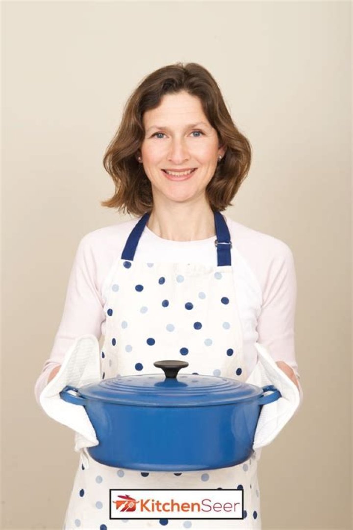 Should a stockpot be covered?