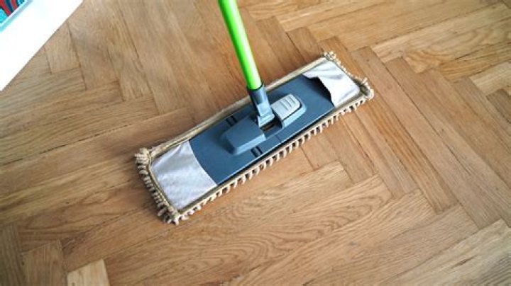 Should hardwood floors be mopped?