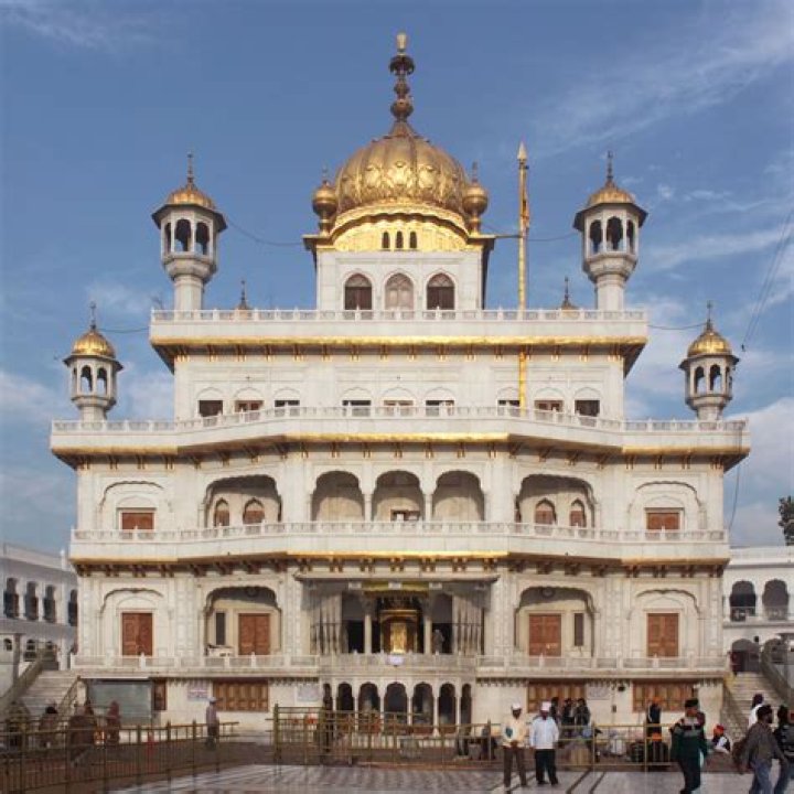What does gurdwara mean?