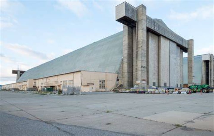 When was moffett field built?