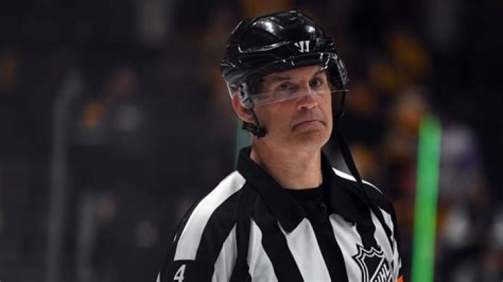 Where is wes mccauley?